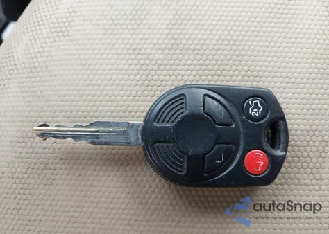 2010 Ford Escape Xlt z USA, uszkodzony, nr VIN 1FMCU9D76AKC15428